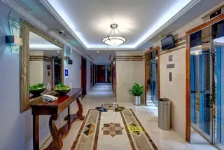Howard Johnson Plaza by Wyndham Dubai Deira 5