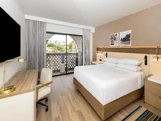 The Peak Phoenix, a Hilton Resort 2