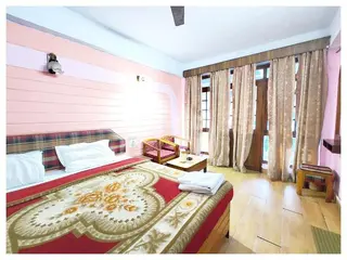 Goroomgo Radha Continental Nainital 4