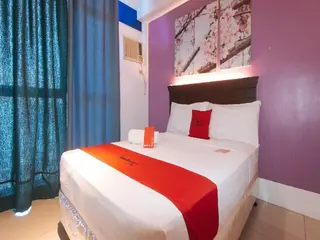 Reddoorz @ Melbourne Suites Makati 3