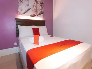 Reddoorz @ Melbourne Suites Makati 4