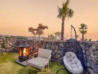 Seogwipo Dawa Pool Villa Pension 4