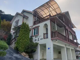 Lahoya Pension 2