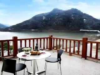 Lahoya Pension 4