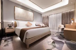 L'OCCITANE Themed Stay 5
