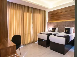 Crown Salamis Hotel 2