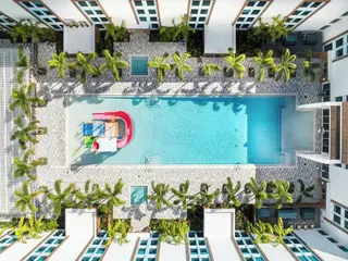 Kompose Boutique Resort At Theme Parks 2