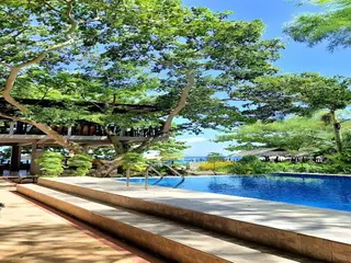 The Henry Resort Taramindu Laiya 5