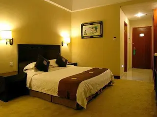 July Plaza International Hotel 2