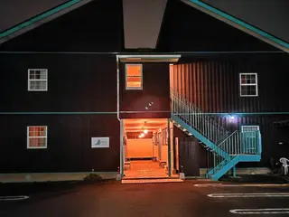 Bluebird Hotel 2