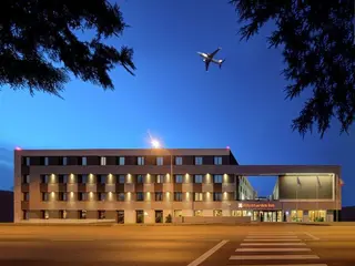Hilton Garden Inn Bucharest Airport 2
