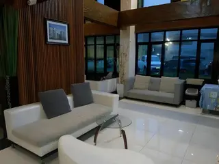 Izen Budget Hotel & Residences 5