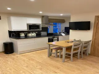 Waverley Inn Apartments 3