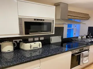 Waverley Inn Apartments 5