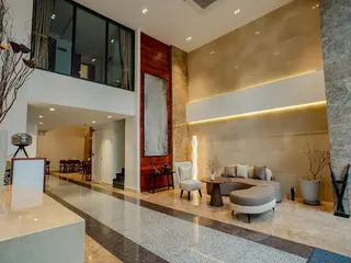 The Scenic Hotel 3