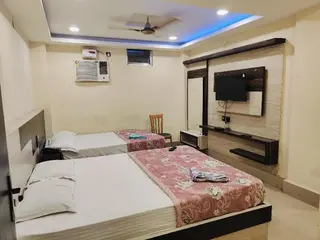 Hotel Sukhmani 4