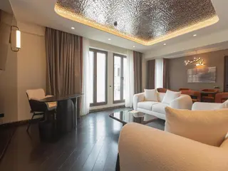 Adia Aluma Athens Curio Collection By Hilton 5