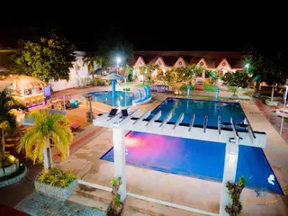 Cris Del Mar Resort 5