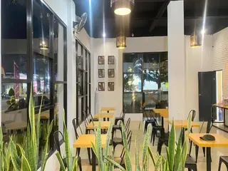 Urbanview Hotel Medio Inn Palu By Reddoorz 2