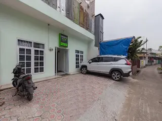 Urbanview Hotel Nakasya Burangrang 3