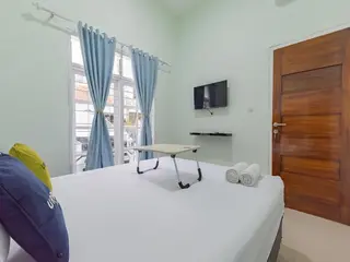 Urbanview Hotel Nakasya Burangrang 4