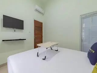 Urbanview Hotel Nakasya Burangrang 5