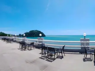 Ocean Beach Hotel Padang 5