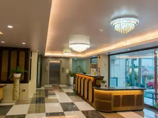 Maxi Hotel And Event Center 5
