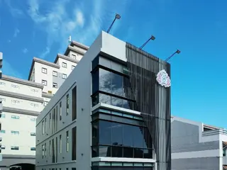 Saturn Hotel 2