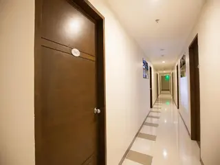 Emerald Suites Cdo 2