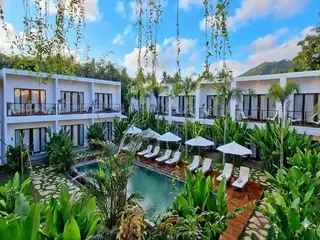 Tika Lombok 2
