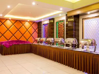 The Royal Court Hotel Spa 5