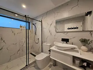 Elia S House 4