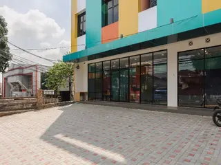 Sans Hotel Tajur Bogor 3