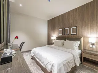 Land Walk Hotel 4