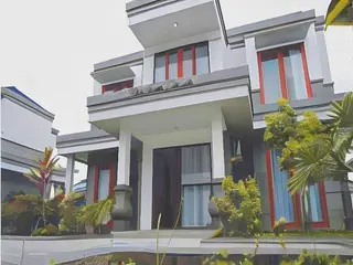Grand Master Villa Tomohon 2