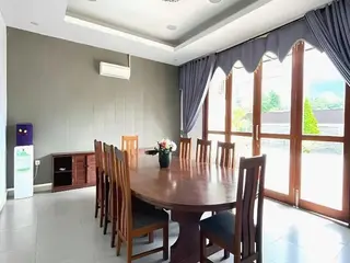 Grand Master Villa Tomohon 4
