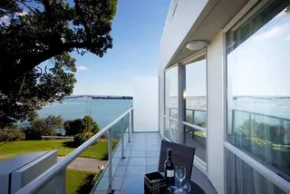 VR Takapuna 3