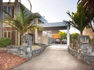 VR Takapuna 5