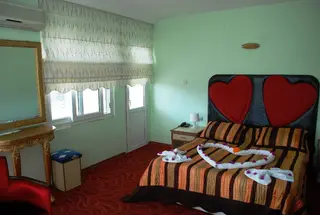 Calamie Hotel 4