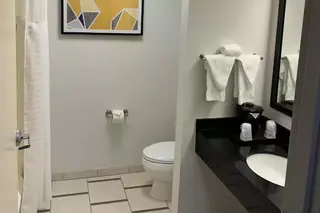 Comfort Inn & Suites Akron South 5