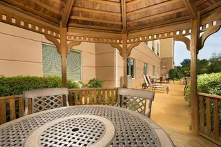 Fairfield Inn & Suites Marshall 3