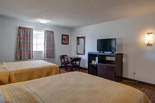 Howard Johnson by Wyndham Branson Theatre District 4