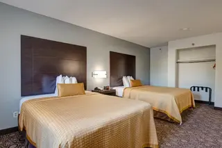Howard Johnson by Wyndham Branson Theatre District 5