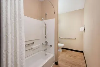 Sonesta Essential Hotel & Suites Blue Springs 5