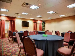 Country Inn & Suites by Radisson Tyler University 2