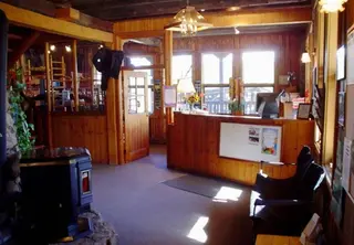 Helmcken Falls Lodge 5