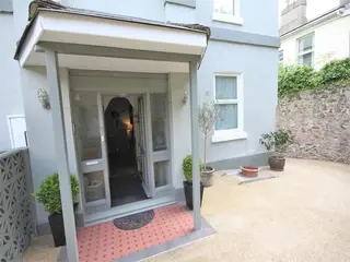 Ascot House Hotel 2