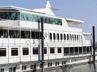 Compass River City Botel 2