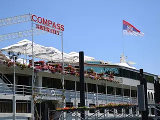 Compass River City Botel 4